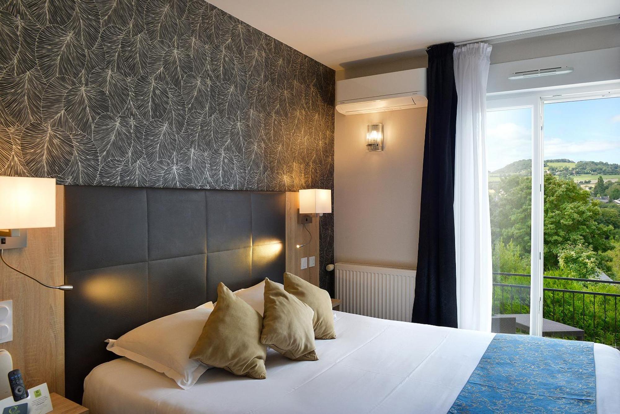 Logis Hotel Spa Restaurant Au Site Normand Clécy Eksteriør bilde