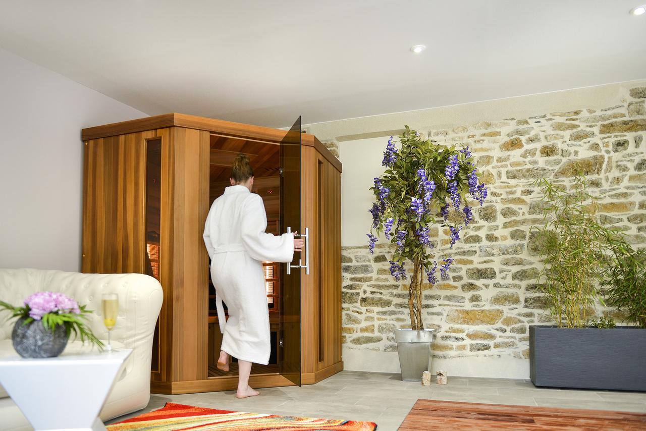 Logis Hotel Spa Restaurant Au Site Normand Clécy Eksteriør bilde