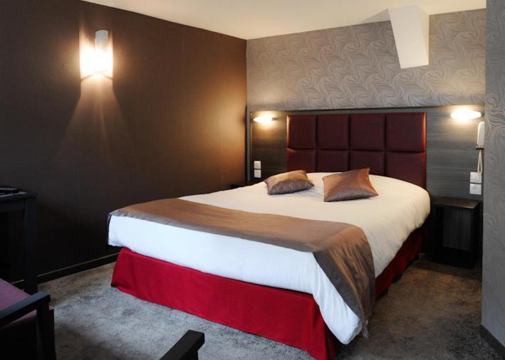 Logis Hotel Spa Restaurant Au Site Normand Clécy Eksteriør bilde